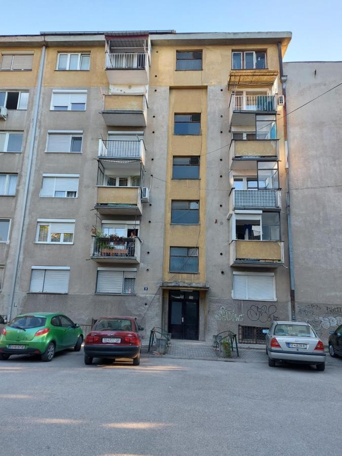 Wild Innu Apartment Skopje Eksteriør billede